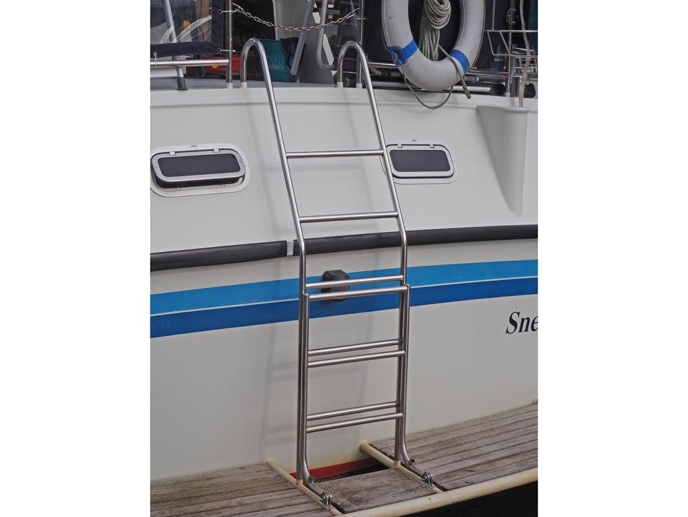  Deck equipment